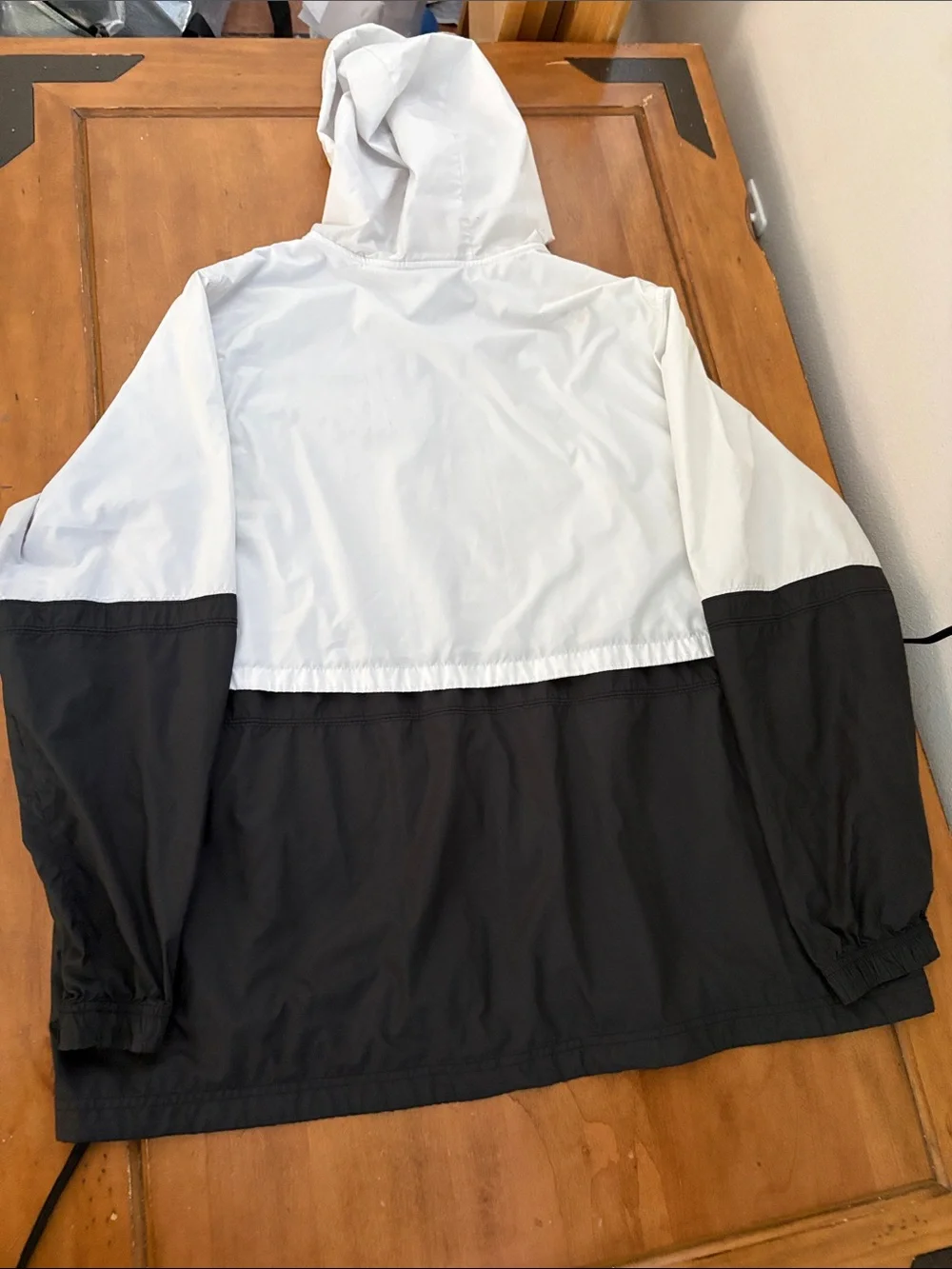 Nike Two-Tone White and Black Hooded Windbreaker Jacket Size 3X